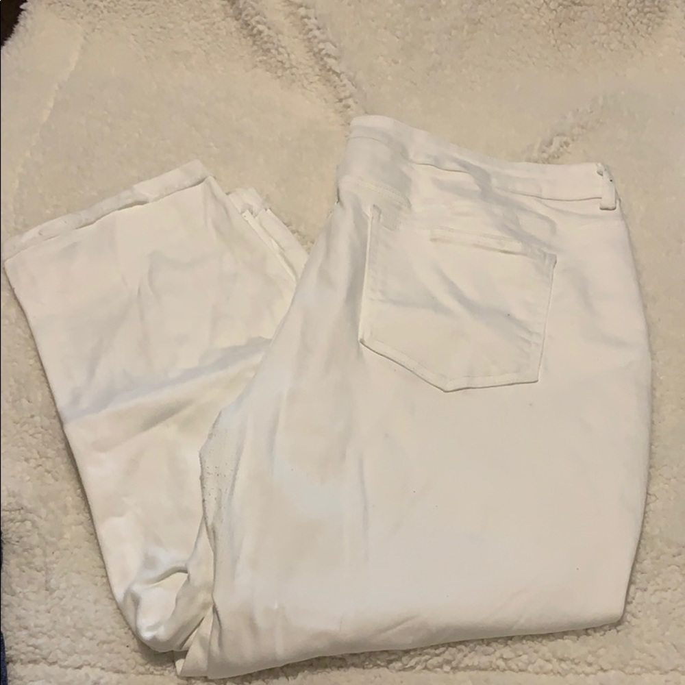 Maurice’s white jean capris